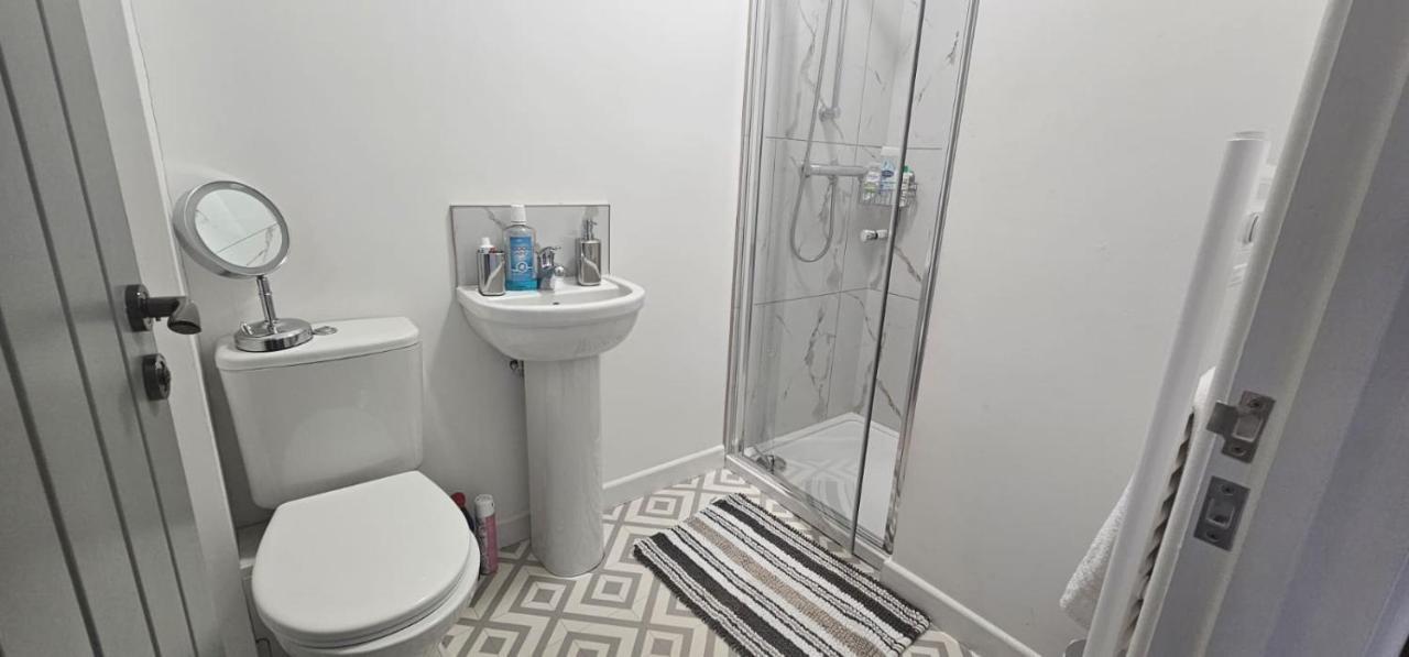 City Blessed Aptm 5 With Free Parking South Shields Extérieur photo